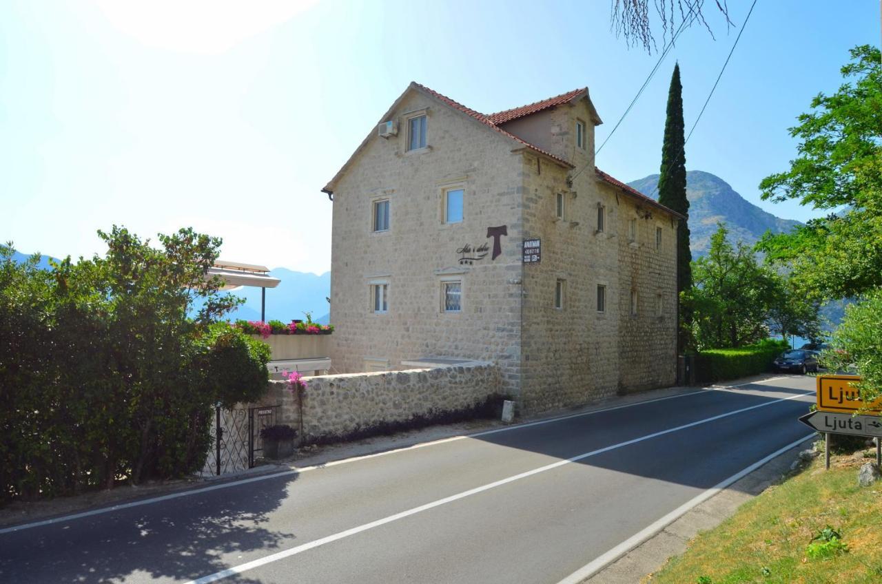 Appartamento Tau Mir I Dobro Cattaro Esterno foto