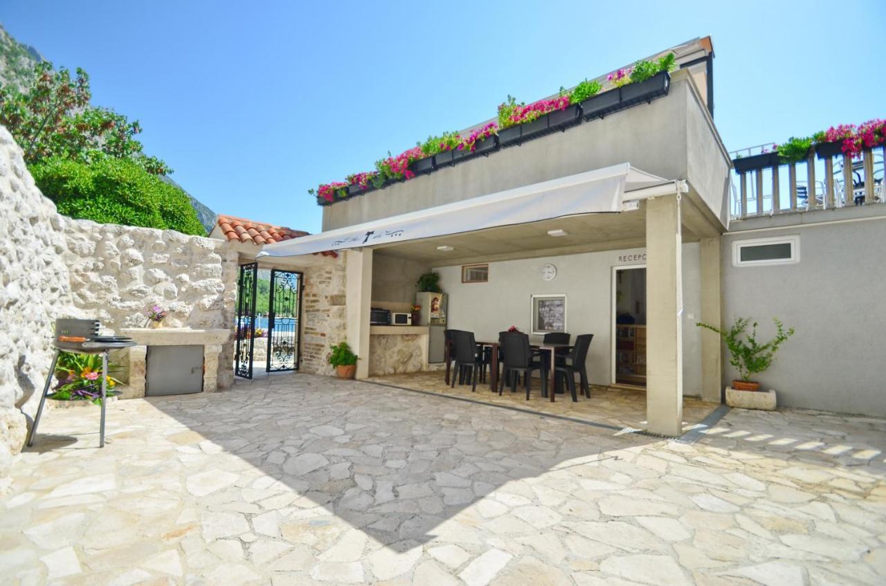 Appartamento Tau Mir I Dobro Cattaro Esterno foto
