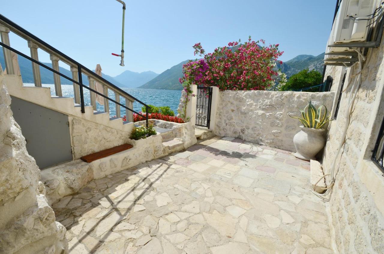 Appartamento Tau Mir I Dobro Cattaro Esterno foto